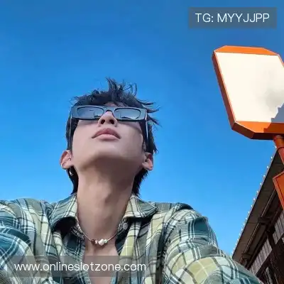 史彤谨